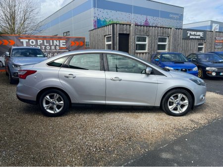 2013 Ford Focus - thumbnail 3