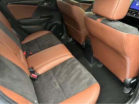 2017 Honda Fit 1.5i Petrol Hybrid L Automatic €13,500 thumbnail