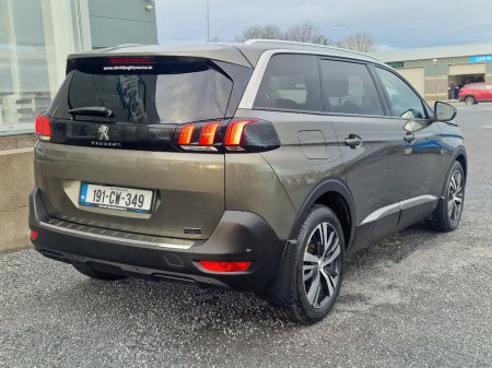 2019 Peugeot 5008 Allure 7SEATS 1.5 Blue HDI 130 4D €20,950 thumbnail