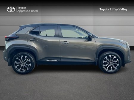 2023 Toyota Yaris Cross - thumbnail 3