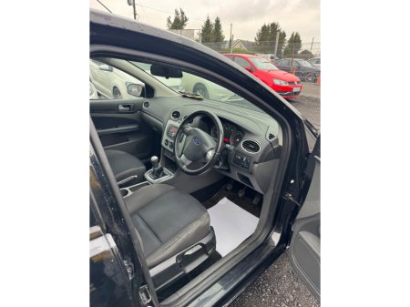 2007 Ford Focus - thumbnail 7