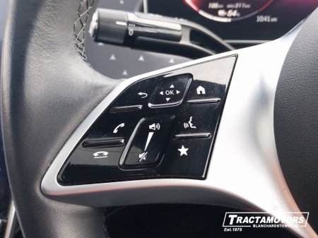 2024 Mercedes-Benz EQE 300 4DR AUTO €52,899 thumbnail