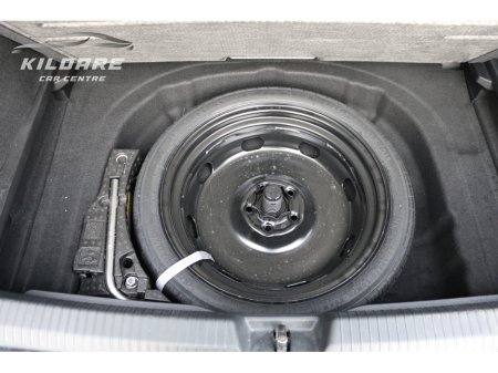 2025 Volkswagen Golf eTSI HYBRID AUTO €31,995 thumbnail