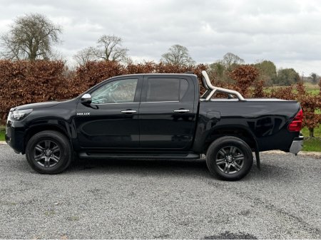 2022 Toyota Hilux - thumbnail 6