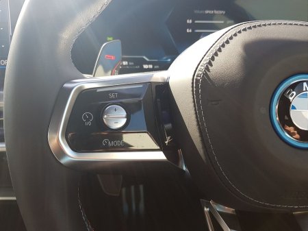 2025 BMW 7 Series - thumbnail 15