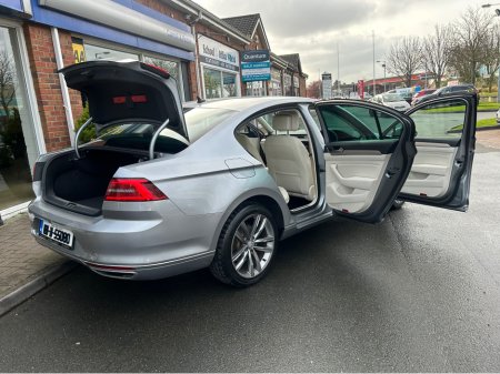 2018 Volkswagen Passat - thumbnail 33