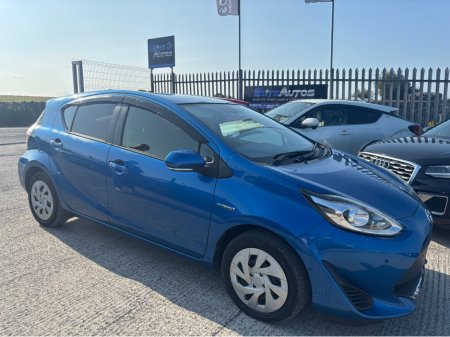 2020 Toyota Aqua self charging hybrid €13,995