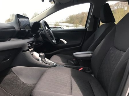 2024 Toyota Yaris - thumbnail 6