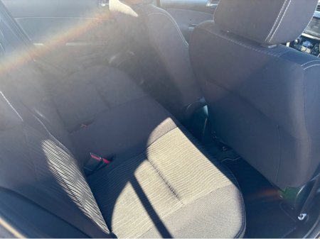 2013 Suzuki Swift - thumbnail 6