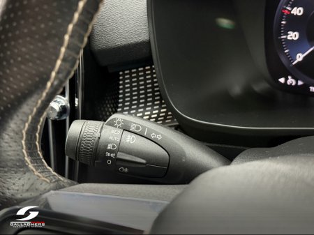 2020 Volvo XC40 - thumbnail 27