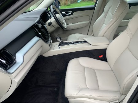 2017 Volvo XC60 - thumbnail 16