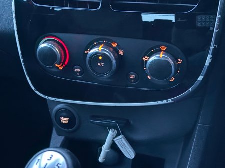 2016 Renault Clio 1.2i Dynamique Nav 5 Door €8,995 thumbnail