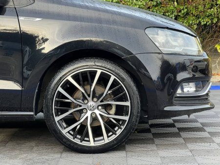 2017 Volkswagen Polo HIGHLINE R-LINE PACK 1.2 TSI // HEATED SEATS // REVERSE CAMERA // ADAPTIVE CRUISE CONTROL €14,900 thumbnail