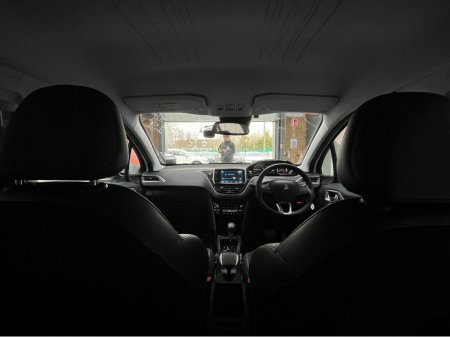 2019 Peugeot 2008 - thumbnail 13