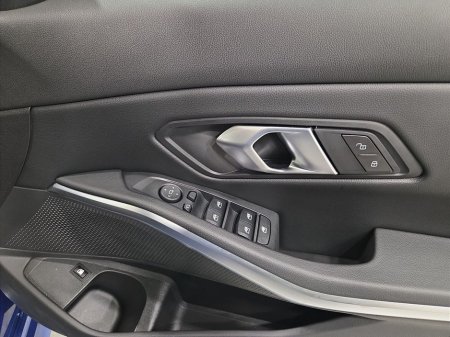 2025 BMW 3 Series 330 E M Sport Auto 330 e M Sport 330 e 292 12kWh PHEV 113BHP /83kw Step Auto Start/Stop thumbnail