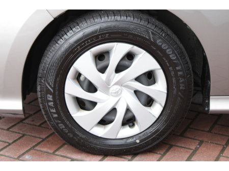 2021 Toyota Yaris - thumbnail 23