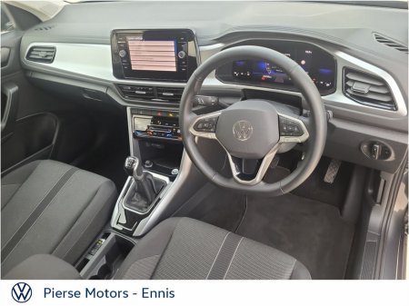 2025 Volkswagen T-Roc - thumbnail 2