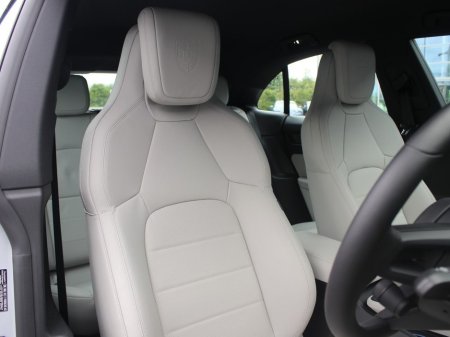 2025 Porsche Macan Electric €82,000 thumbnail