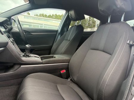 2018 Honda Civic - thumbnail 23