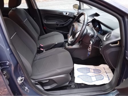 2013 Ford Fiesta - thumbnail 13