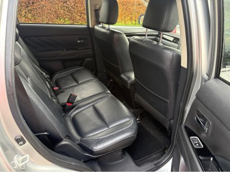 2018 Mitsubishi Outlander - thumbnail 10