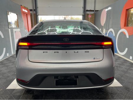 2025 Toyota Prius - thumbnail 3