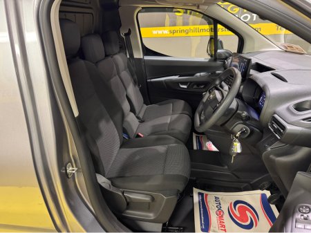 2024 Opel Combo SPORTIVE L1H1-1.5 100PS D-6SPEED TOP SPEC €19,950 thumbnail