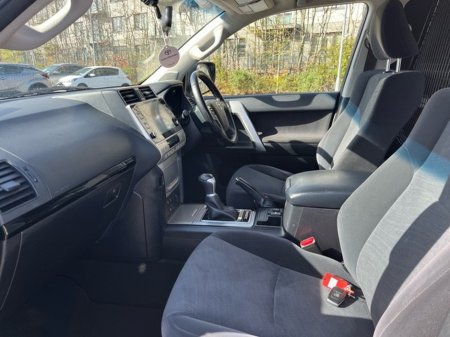 2023 Toyota Landcruiser - thumbnail 6