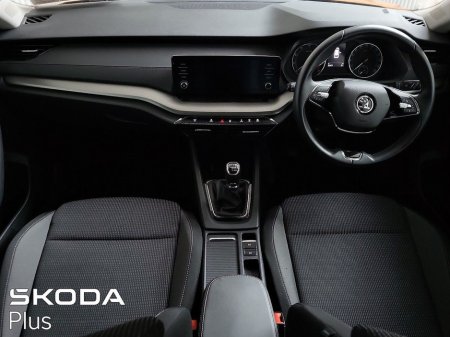 2023 Skoda Octavia - thumbnail 2