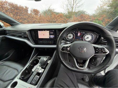 2023 Volkswagen Touareg - thumbnail 11