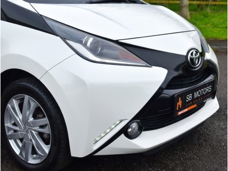 2016 Toyota Aygo - thumbnail 8