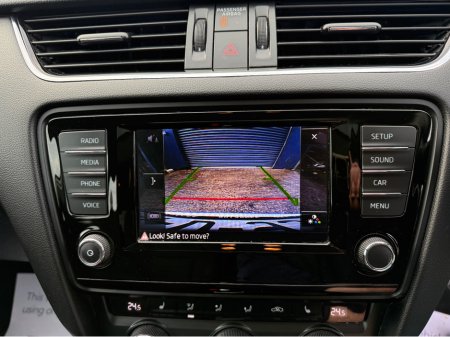 2016 Skoda Octavia 2.0 TDI Pan Roof €7,990 thumbnail