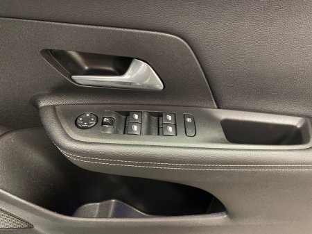 2023 Opel Mokka Mokka E SRI 136PS Electric Auto €17,995 thumbnail