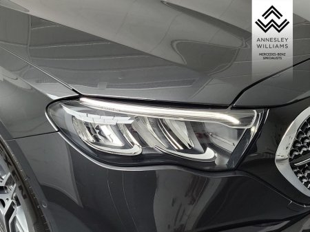 2025 Mercedes-Benz E Class - thumbnail 3