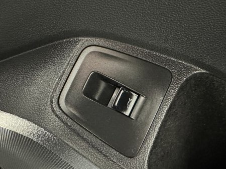 2020 Volkswagen Tiguan - thumbnail 24