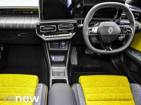 2026 Renault 5 Iconic 40kWh 120hp Order Your 261 Today! €29,995