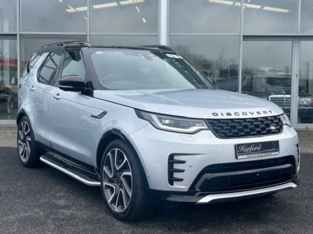 2024 Land Rover Discovery - view 3