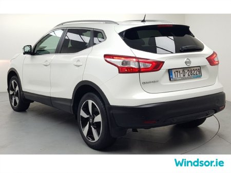 2017 Nissan Qashqai 1.2 PET SV PREMIUM €17,995 thumbnail