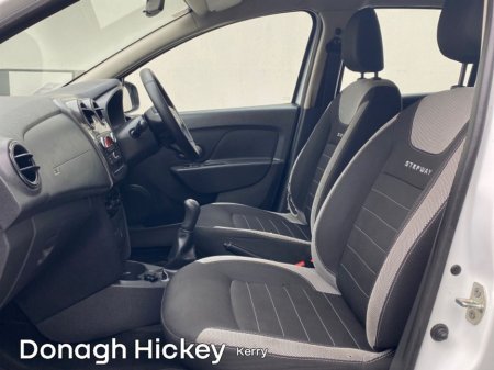 2021 Dacia Sandero Stepway - view 4