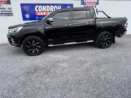 2016 Toyota Hilux - thumbnail 2