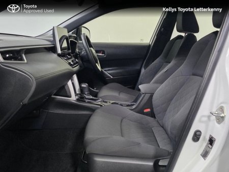 2025 Toyota Corolla Cross COROLLA CROSS 1.8 LUNA #174 €37,490 thumbnail