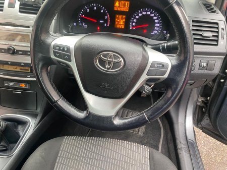 2013 Toyota Avensis - thumbnail 19