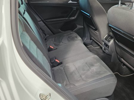 2017 Volkswagen Tiguan - thumbnail 9