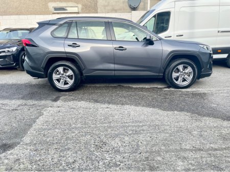 2024 Toyota Rav4 - thumbnail 4