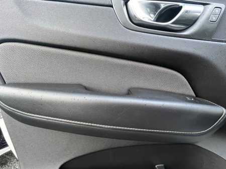 2020 Volvo XC60 - thumbnail 23