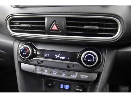 2021 Hyundai Kona 1.0 T-GDI KAUAI EXECUTIVE BI-TONE ROOF 6SPD €19,890 thumbnail