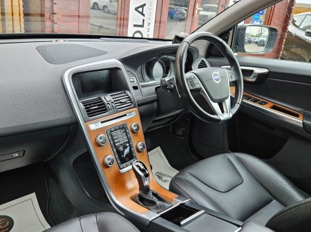 2016 Volvo XC60 - thumbnail 19