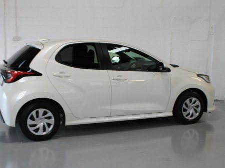 2020 Toyota Yaris 6aa-mxph10 €15,999 thumbnail
