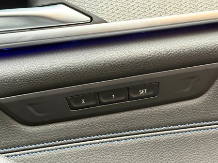 2019 BMW 5 Series - thumbnail 17