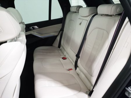 2021 BMW X5 xDrive45e M Sport €59,950 thumbnail